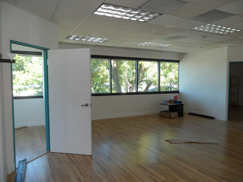 More Photos Of 102 Persian Dr, Sunnyvale Office For Lease