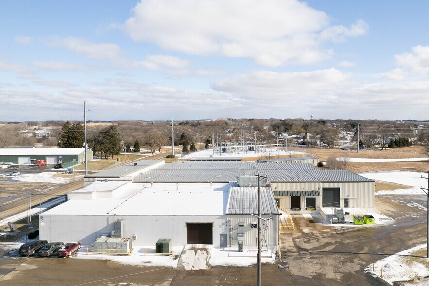 More Photos Of 528 E Tyranena Park Rd, Lake Mills Manufacturing For Sale