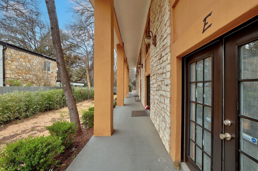 More Photos Of 1911 Lightsey Rd, Austin Apartments For Sale