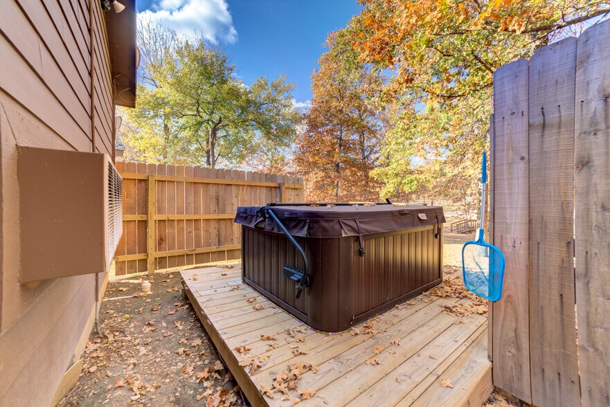 More Photos Of 446724 E 390 Rd, Langley Hotel For Sale