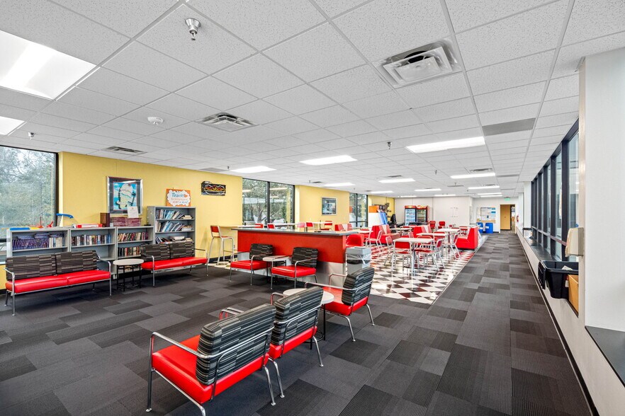 More Photos Of 6801 E Hillsborough Ave, Tampa Office Residential For Sale