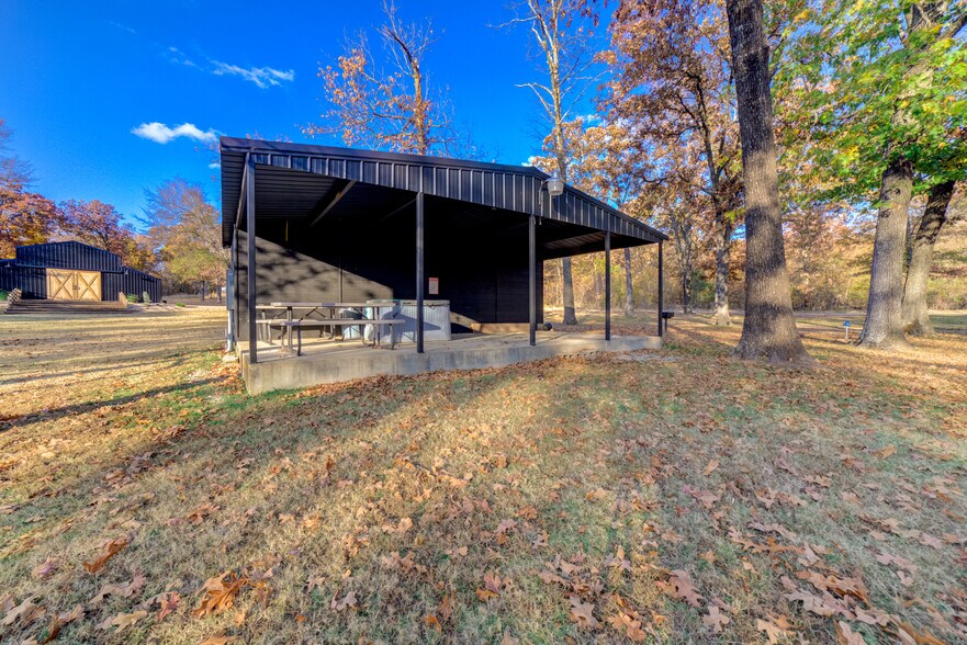 More Photos Of 446724 E 390 Rd, Langley Hotel For Sale