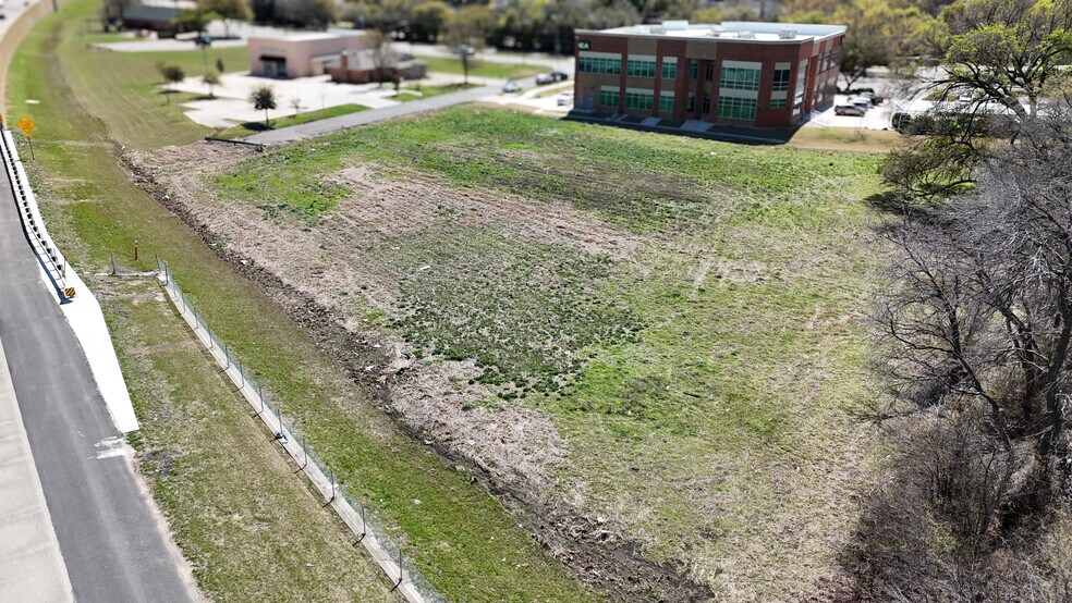 More Photos Of 19207-19213 Windmill Ln, Dallas Land For Sale