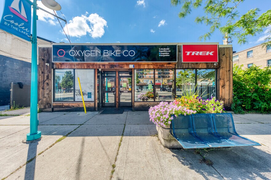 More Photos Of 3267 Lake Shore Blvd W, Toronto Storefront For Sale