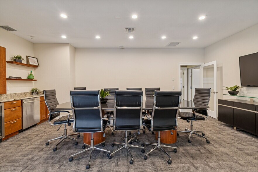 More Photos Of 5308 Central Ave, Saint Petersburg Office Residential For Sale