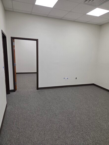 More Photos Of 3430 Alemeda St, Fort Worth Warehouse For Lease