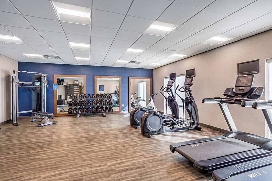 More Photos Of 1322 Becky Skillman Way, Bedford Hotel For Sale