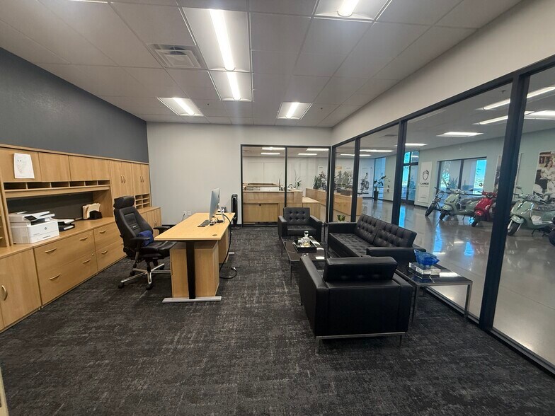 More Photos Of 7660 Dean Martin Dr, Las Vegas Warehouse For Lease