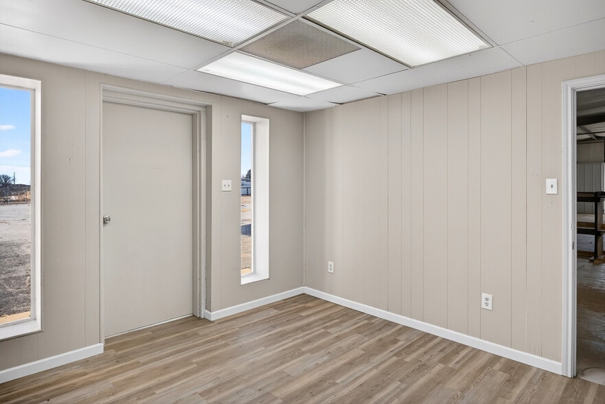 More Photos Of 2716 Judy Ave, Odessa Warehouse For Sale
