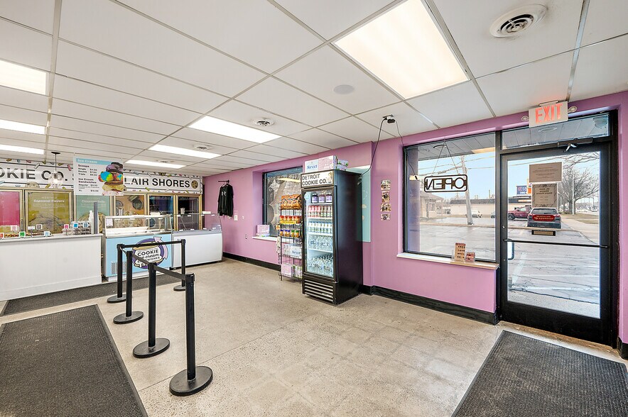 More Photos Of 25600 Harper Ave, Saint Clair Shores Freestanding For Sale