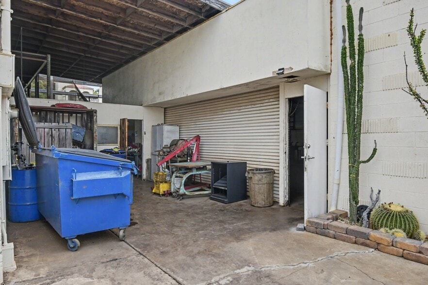 More Photos Of 1235-1239 Cushman Ave, San Diego Service For Sale