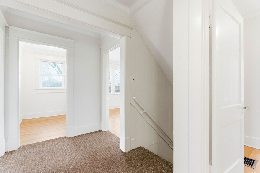 More Photos Of 3208 College Dr, Louisville Office For Sale