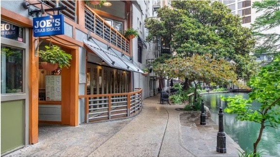 More Photos Of 212 College St, San Antonio Restaurant For Lease