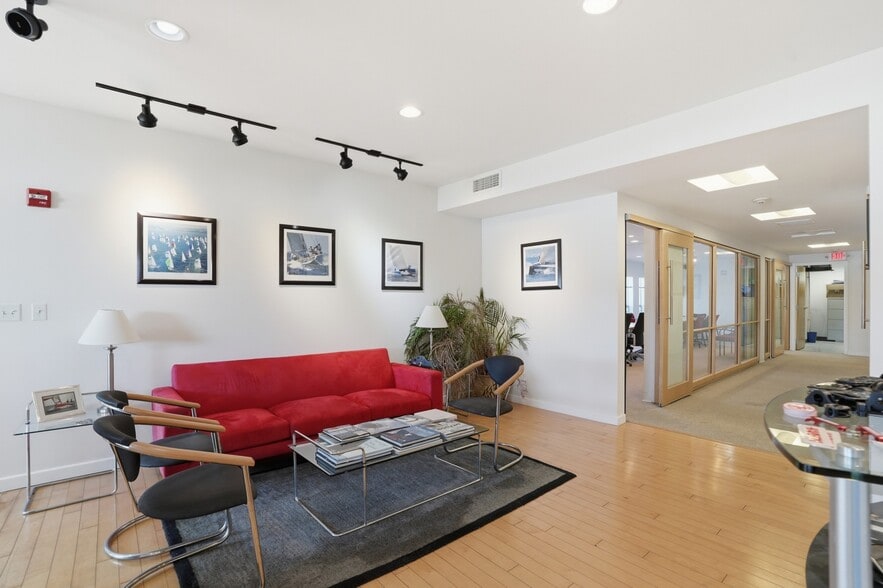 More Photos Of 19 John Clarke Rd, Middletown Office For Sale