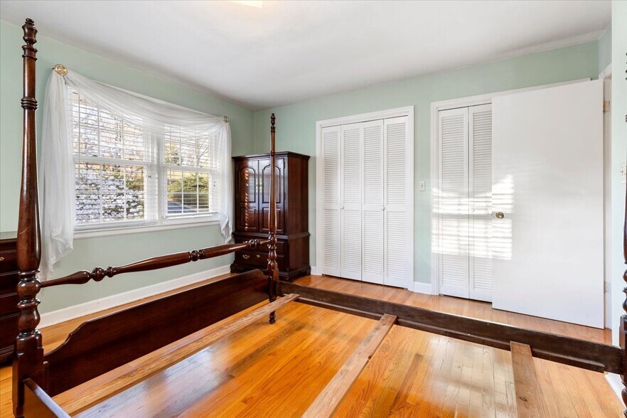 More Photos Of 1356 Coopers Cove Rd, Hardy Specialty For Sale