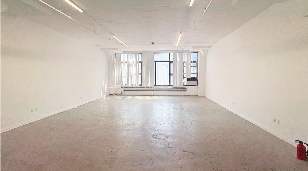 More Photos Of 22-19 41st Ave, Long Island City Light Manufacturing For Lease