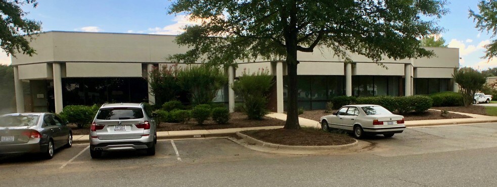 More Photos Of 7614-7616 Business Park Dr, Greensboro Flex For Lease