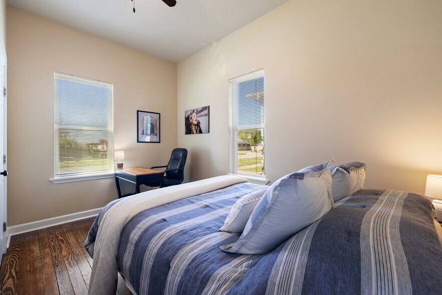 More Photos Of 314 W 3rd St, Taylor Multifamily For Sale