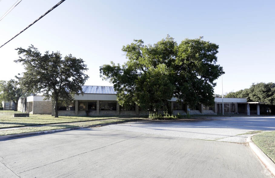 More Photos Of 819-901 N O'Connor Rd, Irving Office For Sale