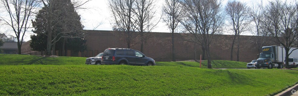 More Photos Of 6510 Jimmy Carter Blvd, Norcross Warehouse For Lease