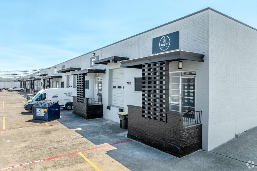 More Photos Of 11301-11345 Indian Trl, Dallas Warehouse For Lease