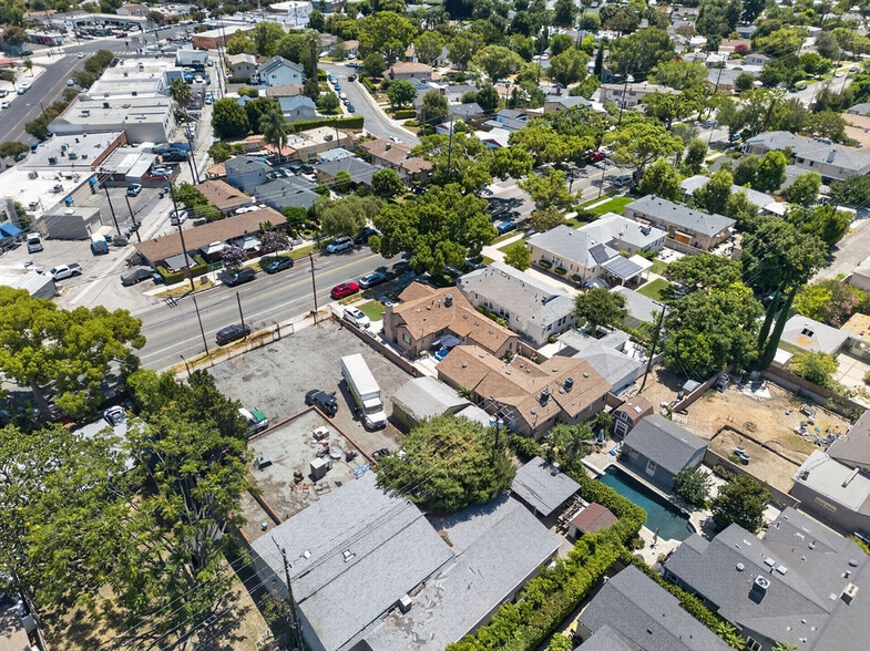 More Photos Of 435 S Main St, Burbank General Retail For Sale