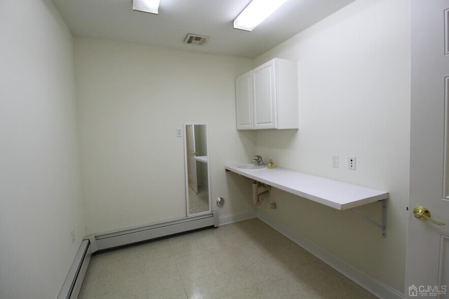 More Photos Of 637 Georges Rd, New Brunswick Medical For Sale
