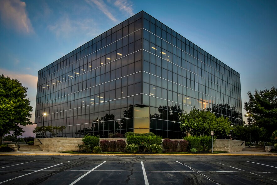 More Photos Of 900 US Highway 9 N, Woodbridge Office For Lease