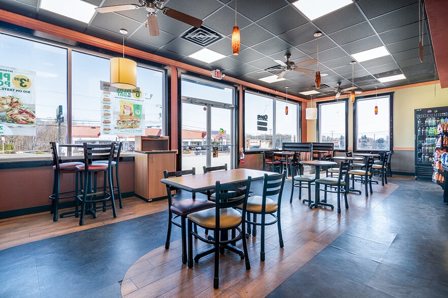 More Photos Of 2214 Plainfield Pike, Cranston Fast Food For Sale