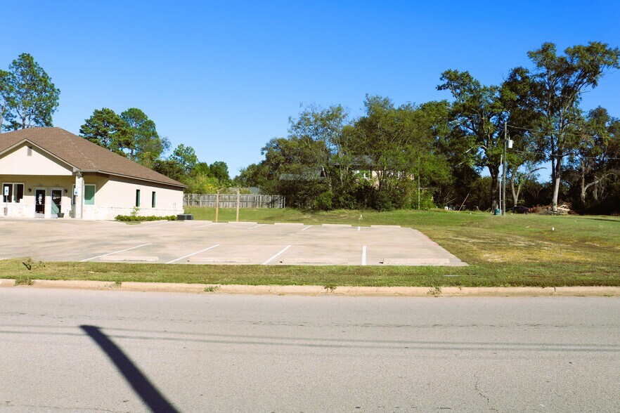 More Photos Of 359 N Cypress St, Gilmer Land For Sale