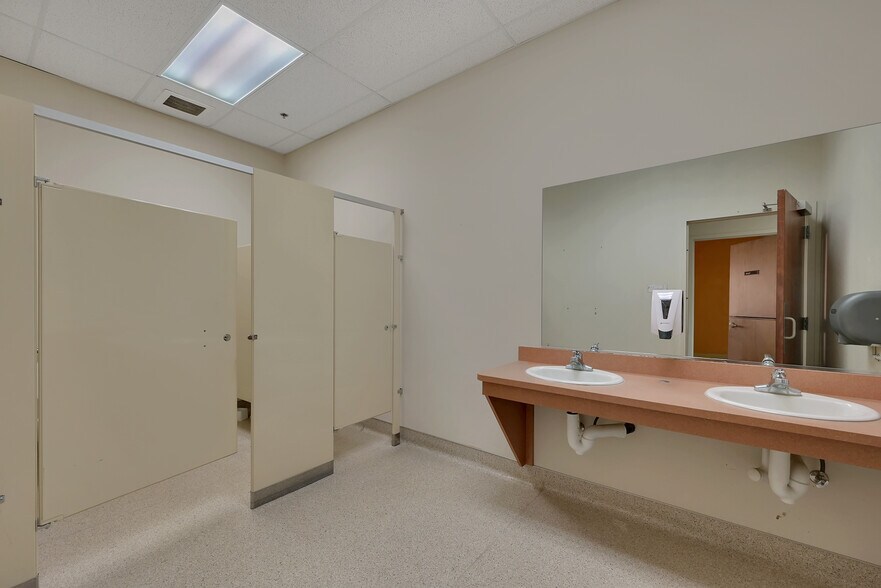 More Photos Of 103 D St, Marysville Office Residential For Sale