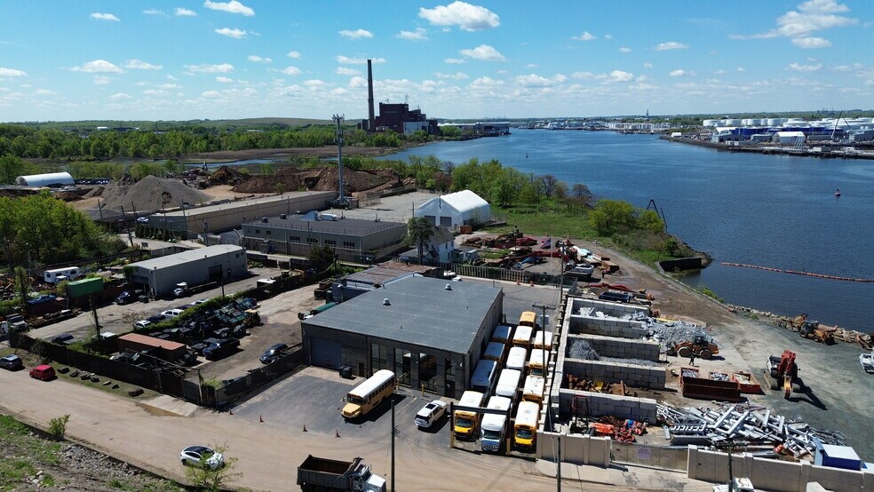 More Photos Of 436 Spencer St, Staten Island Warehouse For Lease