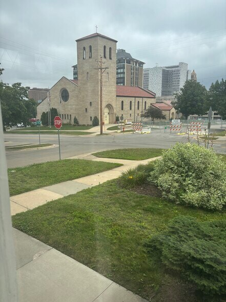 More Photos Of 303 6th Ave SW, Rochester Office Residential For Sale