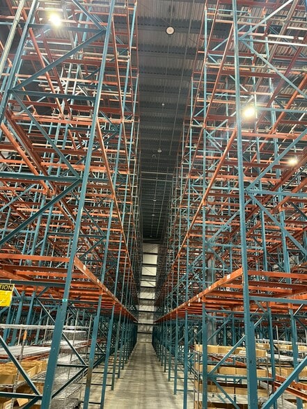 More Photos Of 229 Hollie Dr, Martinsville Warehouse For Lease
