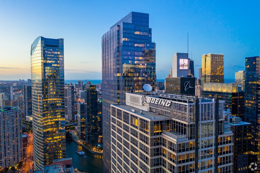 More Photos Of 150 N Riverside Plz, Chicago Office For Lease