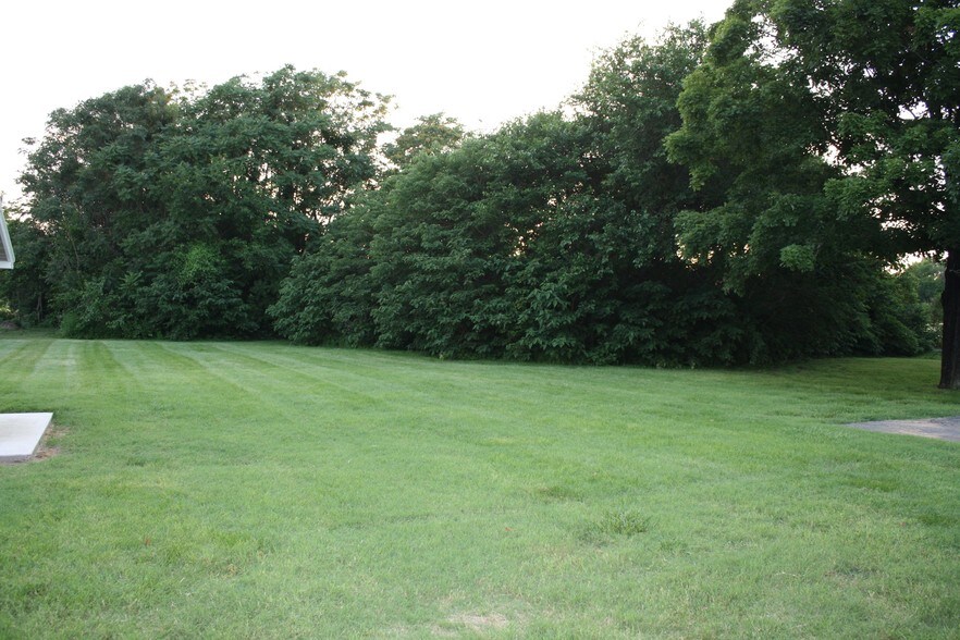 More Photos Of 4917 Maryville Rd, Granite City Office For Sale