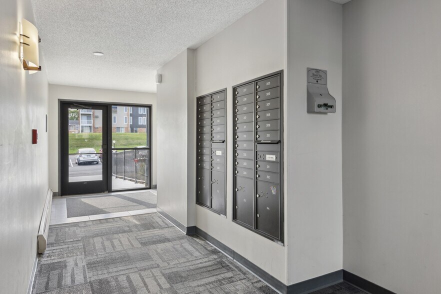 More Photos Of 3908 Cedar Grove Pky, Eagan Apartments For Sale