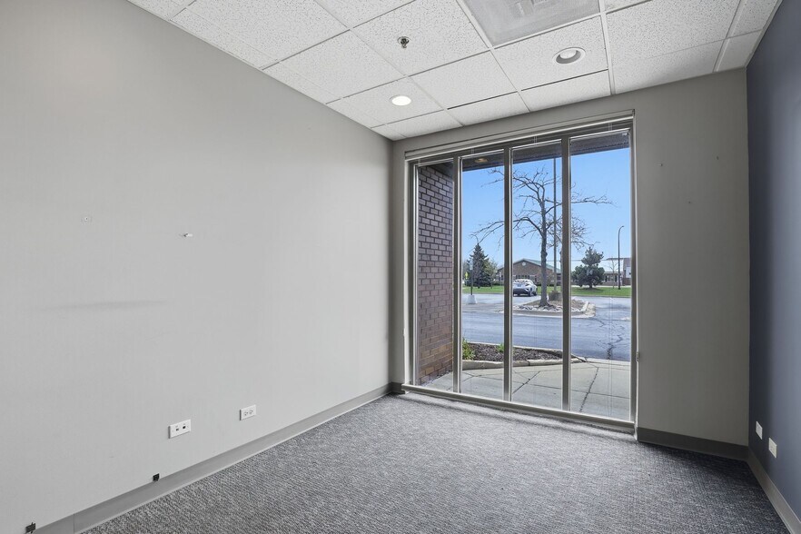 More Photos Of 390 Congress Pky, Crystal Lake Unknown For Lease