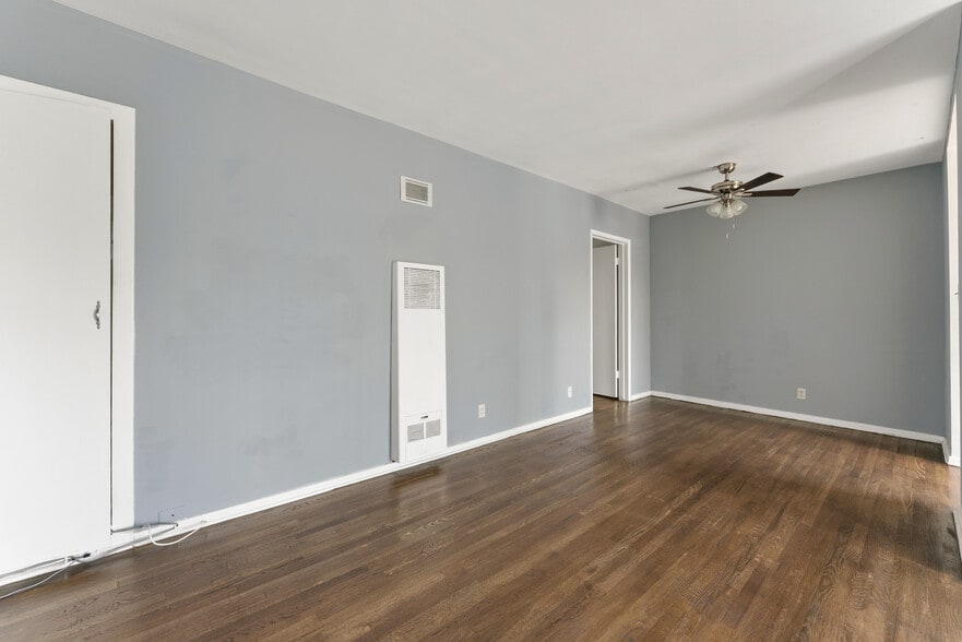 More Photos Of 2131 N Cahuenga Blvd, Los Angeles Apartments For Sale