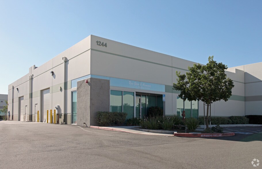 More Photos Of 1244 Dupont Ct, Manteca Warehouse For Lease