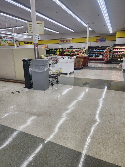 More Photos Of 4839-4925 Jonesboro Rd, Forest Park Storefront For Lease