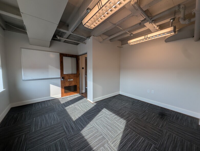 More Photos Of 219 N Main St, Bryan Office For Lease