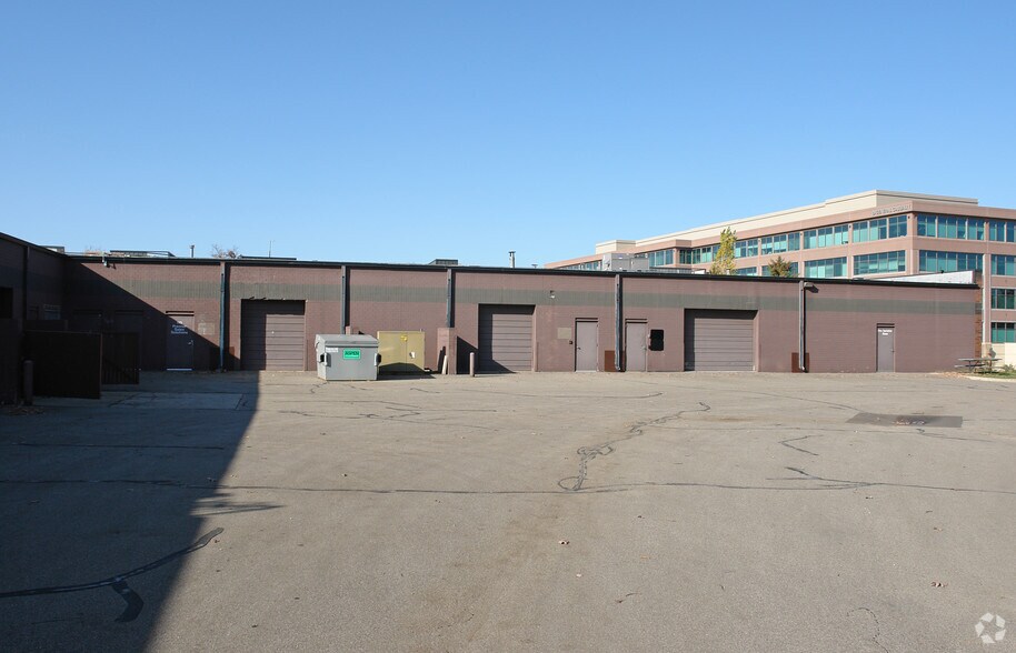 More Photos Of 10340 Viking Dr, Eden Prairie Showroom For Lease