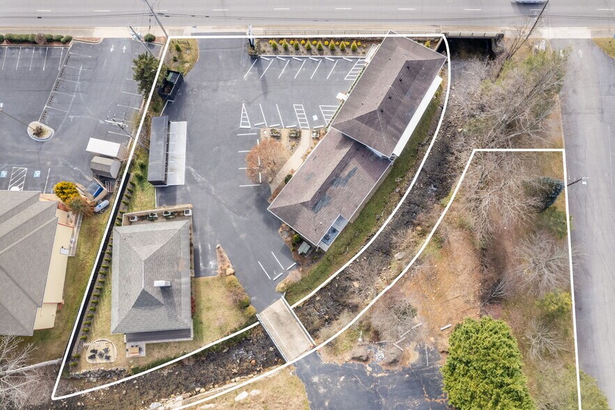 More Photos Of 4102 Soco Rd, Maggie Valley Hotel For Sale