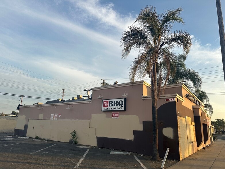 More Photos Of 10712 Beach Blvd, Stanton Restaurant For Sale