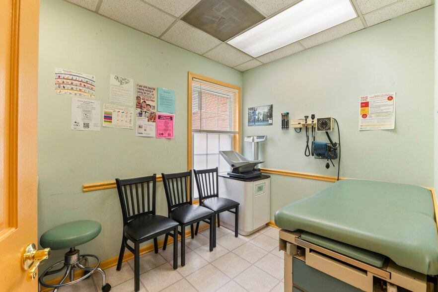 More Photos Of 7 Auer Ct, East Brunswick Office For Sale