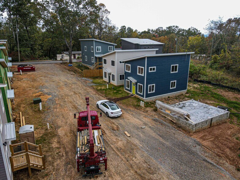 More Photos Of 108 Lager Ln, Asheville Apartments For Sale
