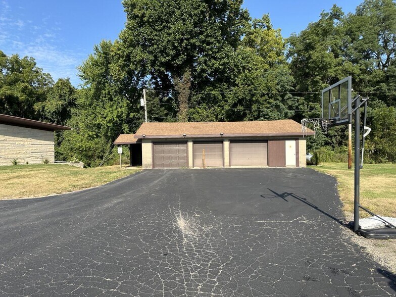 More Photos Of 4730 Scottdale Rd, Saint Joseph Specialty For Sale