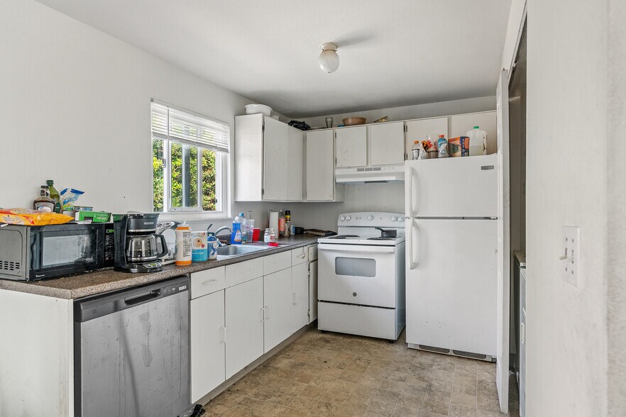 More Photos Of 4811-4823 NE Prescott St, Portland Apartments For Sale