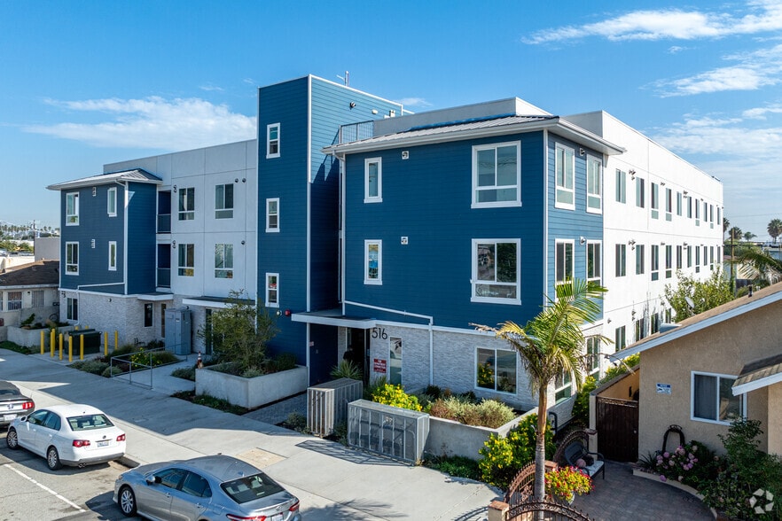 Primary Photo Of 516 N Fries Ave, Wilmington Apartments For Sale